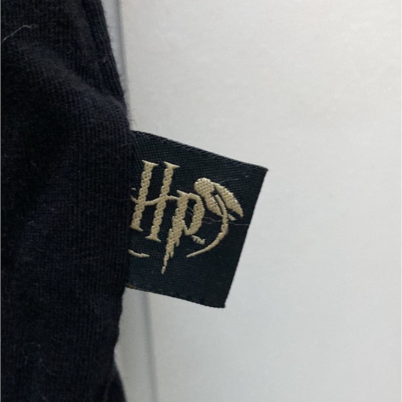 Harry Potter Hedwig Black Seqins T-Shirt NWOT Age 14-15 - Picture 2 of 3